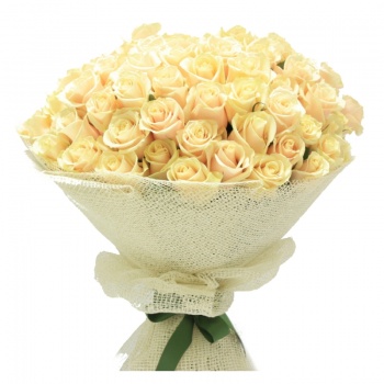 Букет из 55 кремовой розы "Липовый мед"