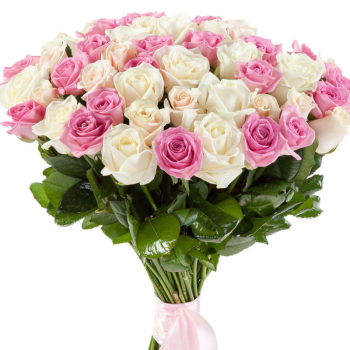Букет из 51 белой и розовой розы